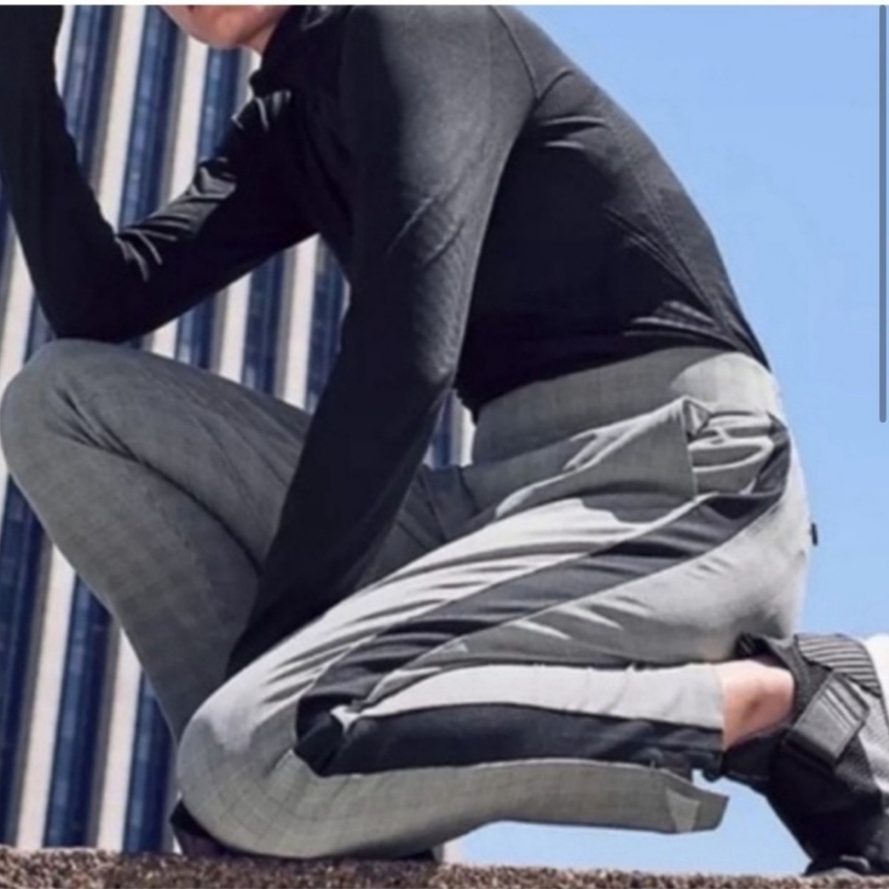 Athleta Gray and Black Ankle Pants - Picture 2 of 10